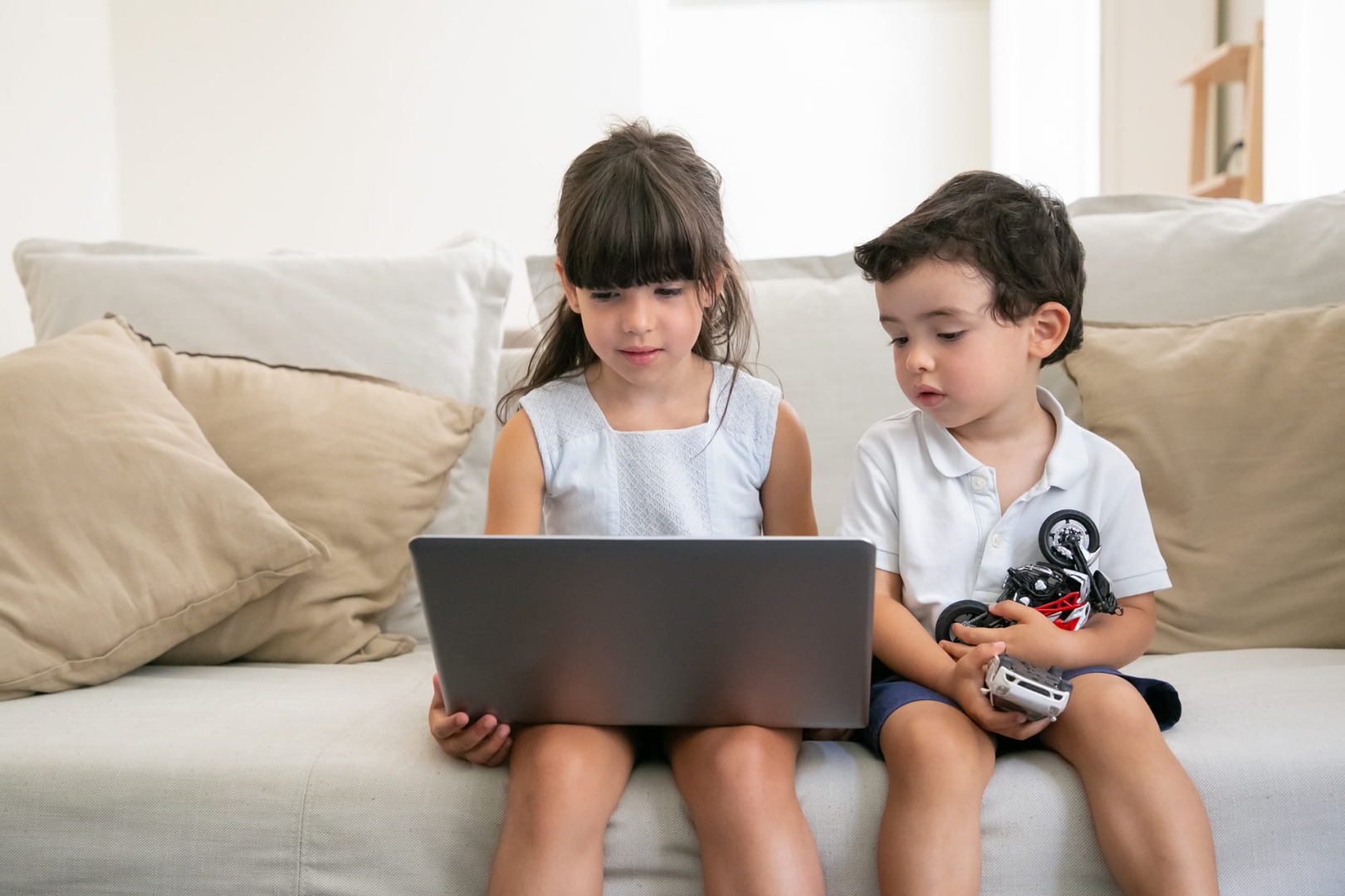 El Aprendizaje en la Era Digital: Cómo los Niños Pueden Utilizar Internet de Manera Educativa